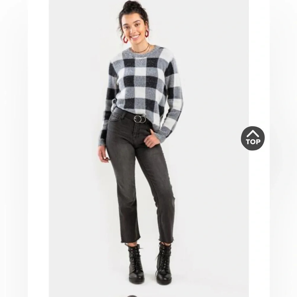 Franchesca’s Collection ALYA shay Buffalo plaid sweater